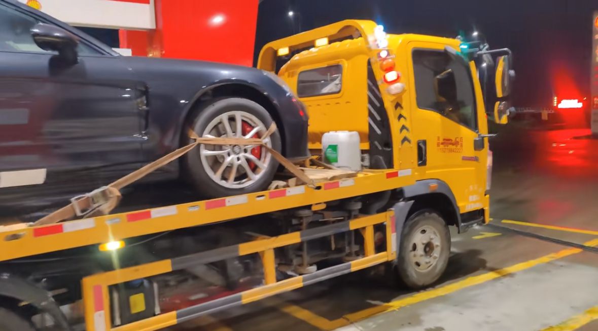 丽江行车途中遇到突发状况该如何呼叫道路救援？